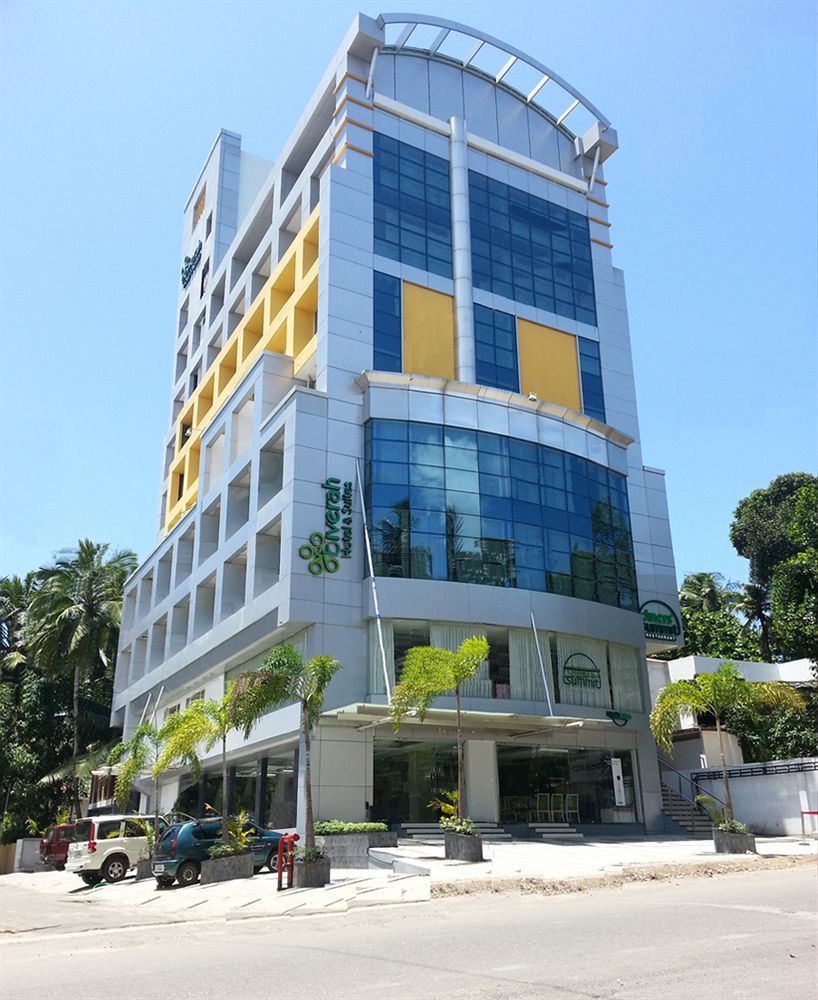 Biverah Hotel y Suites Thiruvananthapuram Exterior foto